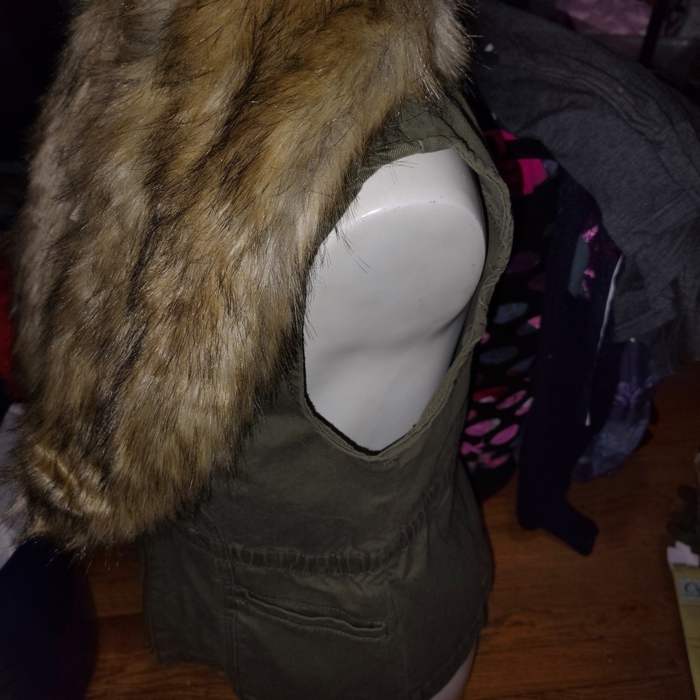 NWT Vintage America Green Zipper Vest W/Removable Fur Trim - Picture 3 of 12
